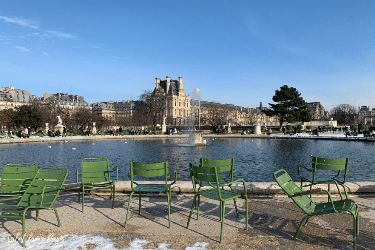 Paris im Februar in den Tuilerien, mit etwas schnee