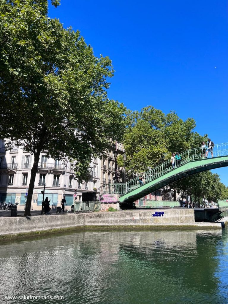Kanalfahrt in Paris entlang des Canal St.Martin