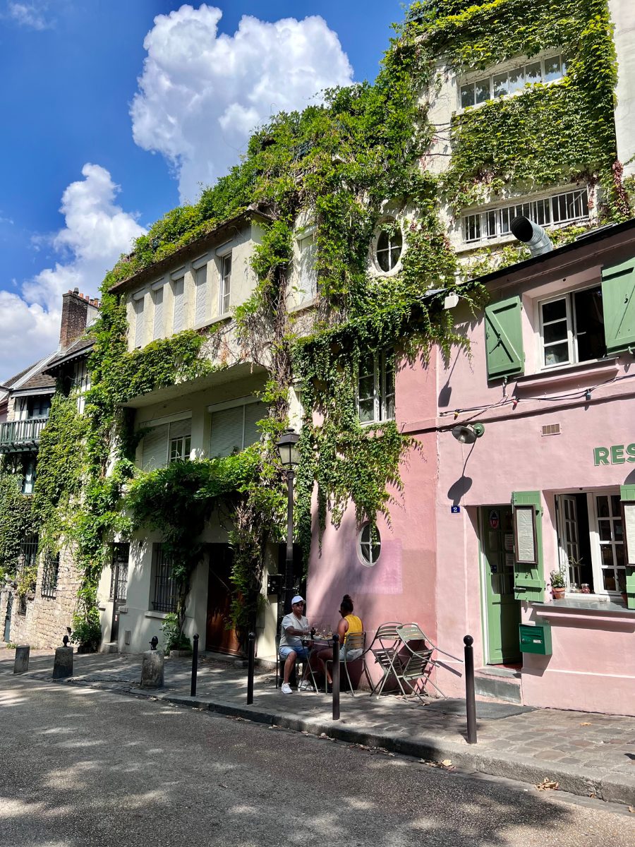 Ein Rundgang durch Montmartre gehรถrt auch zum Paris Explorer Pass