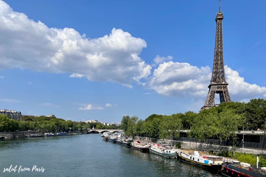 Aussicht von der Brücke Bir Hakeim auf den Eiffelturm