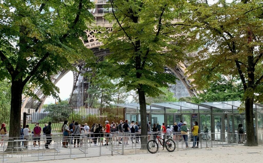 eiffelturm tickets ohne führung: du musst dennoch durch die Sicherheitsschleusen