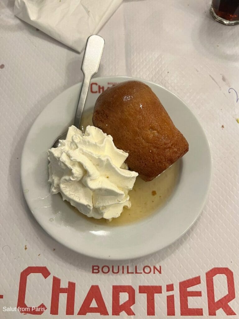 Bouillon Chartier in Paris, der klassiker, hier mit Baba au Rhum