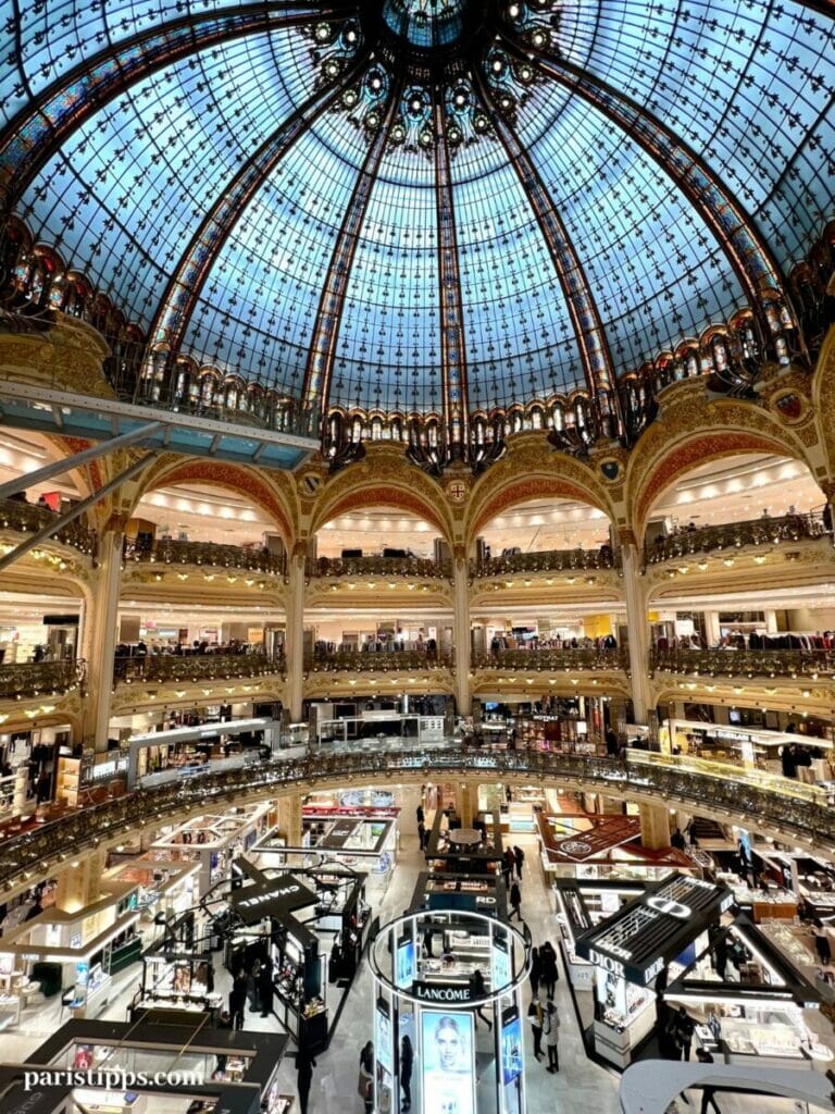 Galeries Lafayette Paris mit Glaskuppel 