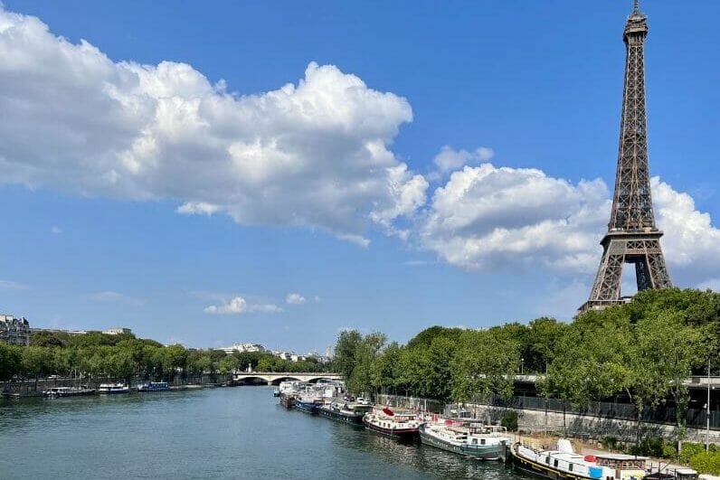 das vegetarische Restaurant Paris Apéti befindet sich in der Nähe des Eiffelturms