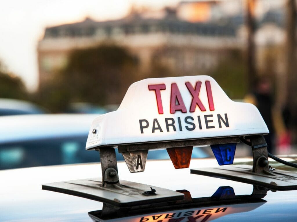 Trinkgeld Frankreich Taxi - Bild mit Taxi Parisien