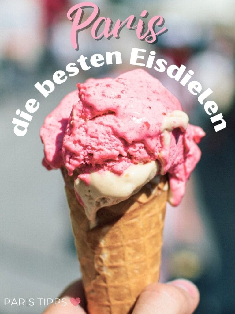 Nahaufnahme einer Eiswaffel mit zwei Kugeln Eis in Rosa und Cremefarben, leicht angeschmolzen, darüber der Schriftzug „Paris – die besten Eisdielen“.